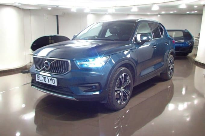 2025 Volvo Xc40