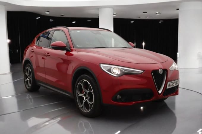 2025 Alfa Romeo Stelvio