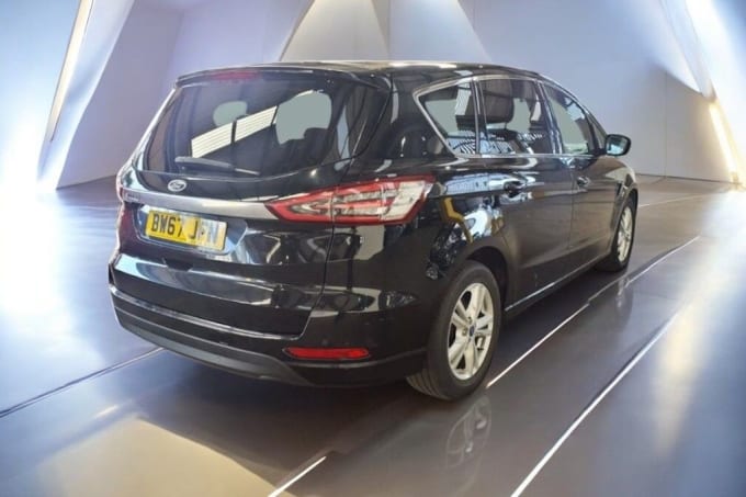 2025 Ford S-max