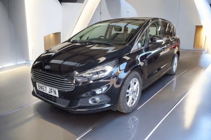 2025 Ford S-max