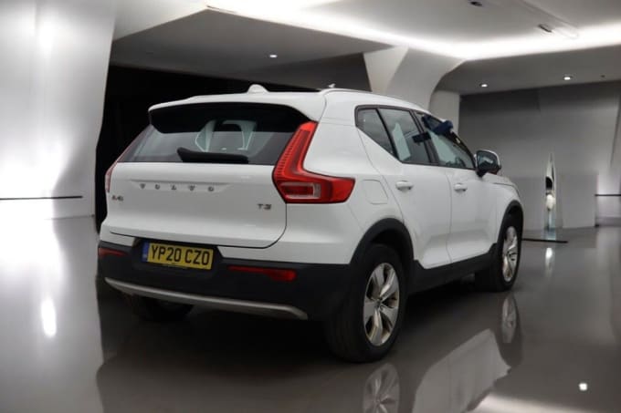 2025 Volvo Xc40