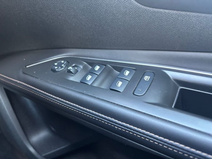 2025 Peugeot 5008