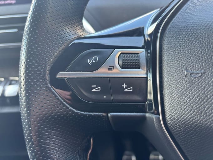 2025 Peugeot 5008