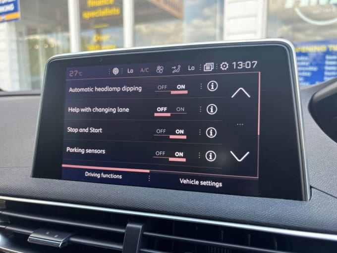 2025 Peugeot 5008