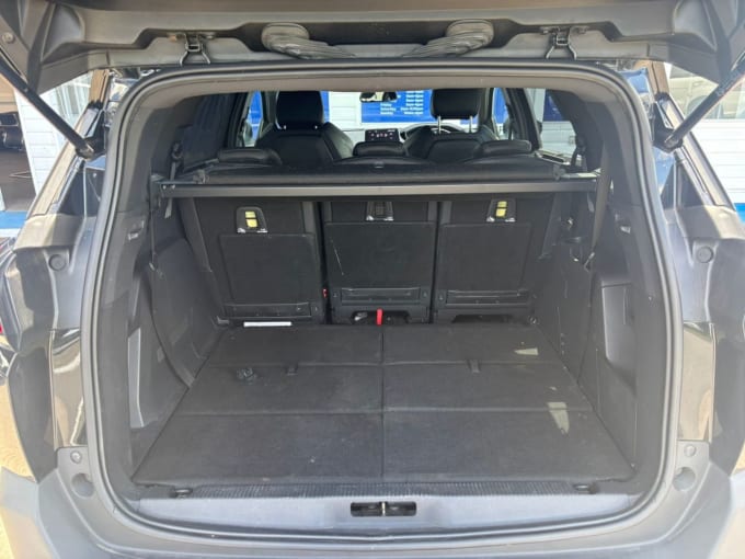 2025 Peugeot 5008
