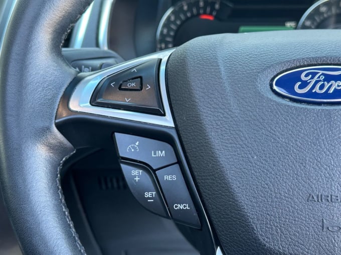 2025 Ford Edge