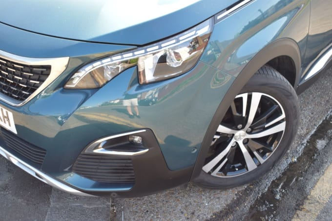 2025 Peugeot 5008
