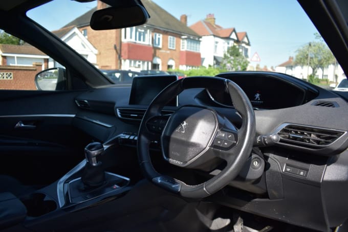 2025 Peugeot 5008
