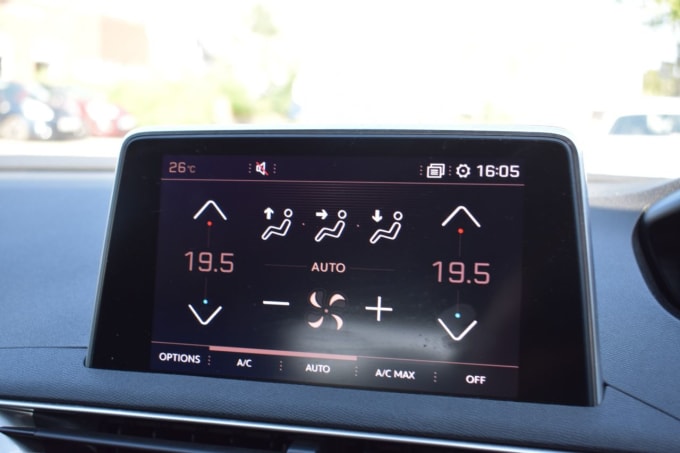 2025 Peugeot 5008