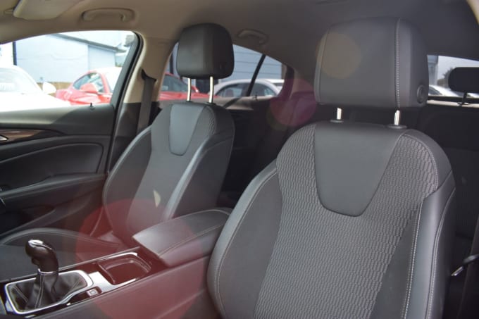 2025 Vauxhall Insignia
