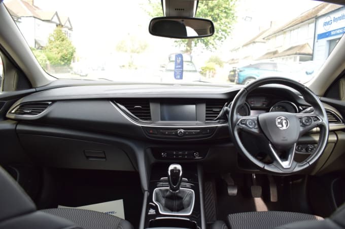 2025 Vauxhall Insignia