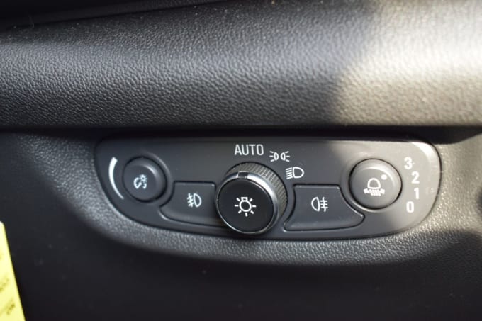 2025 Vauxhall Insignia