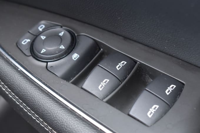 2025 Vauxhall Insignia