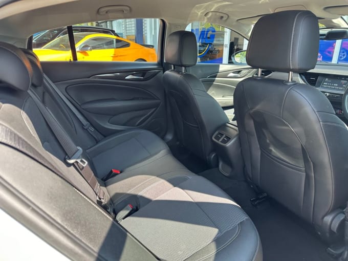 2025 Vauxhall Insignia