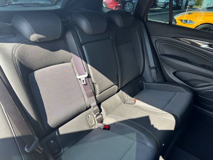 2025 Vauxhall Insignia