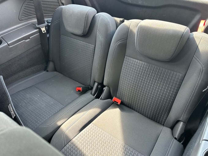 2025 Ford Grand C-max