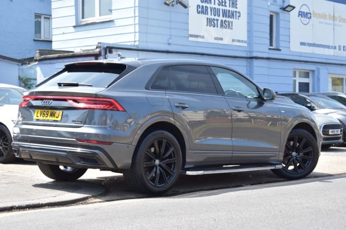 2025 Audi Q8