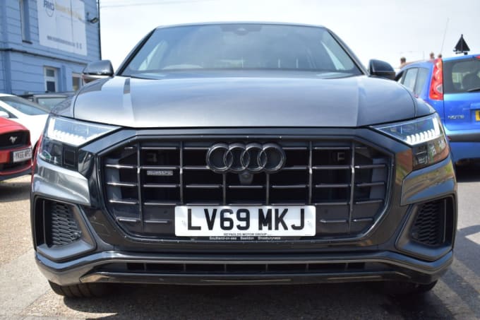 2025 Audi Q8