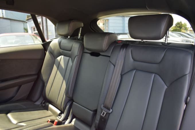 2025 Audi Q8