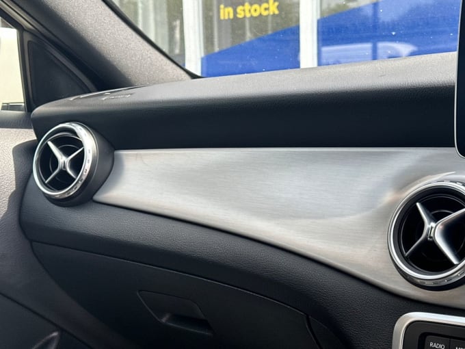 2025 Mercedes-benz 180