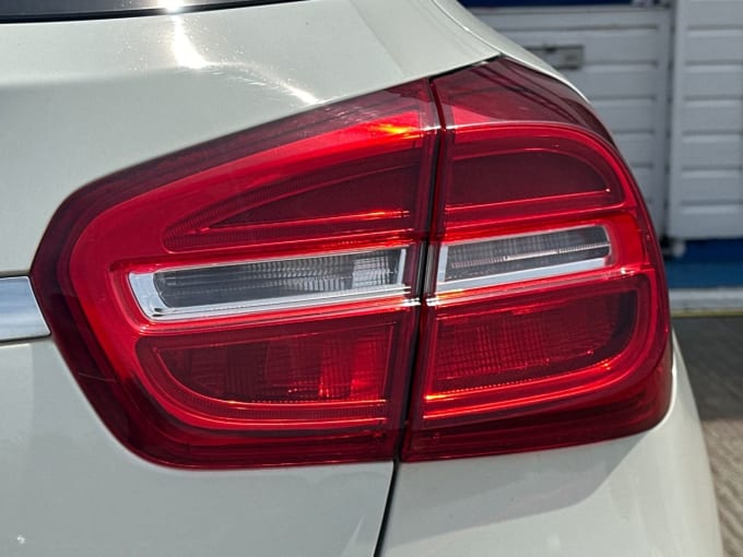 2025 Mercedes-benz 180