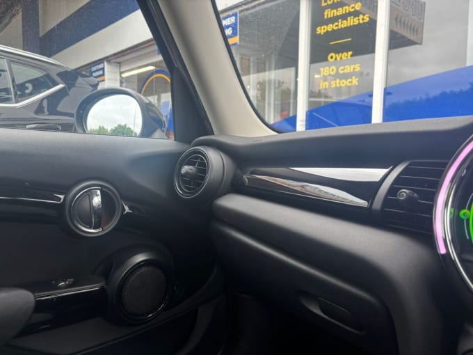 2025 Mini Hatch