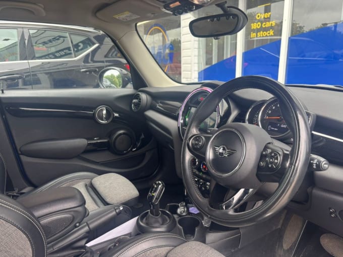 2025 Mini Hatch