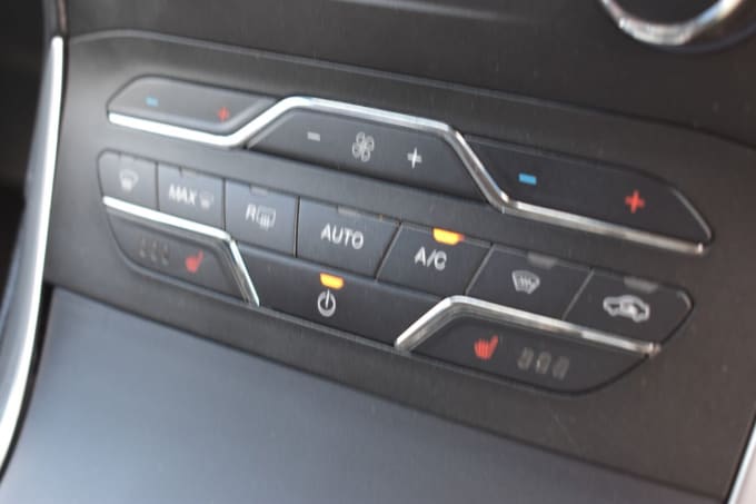 2025 Ford Edge