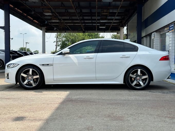 2025 Jaguar Xe