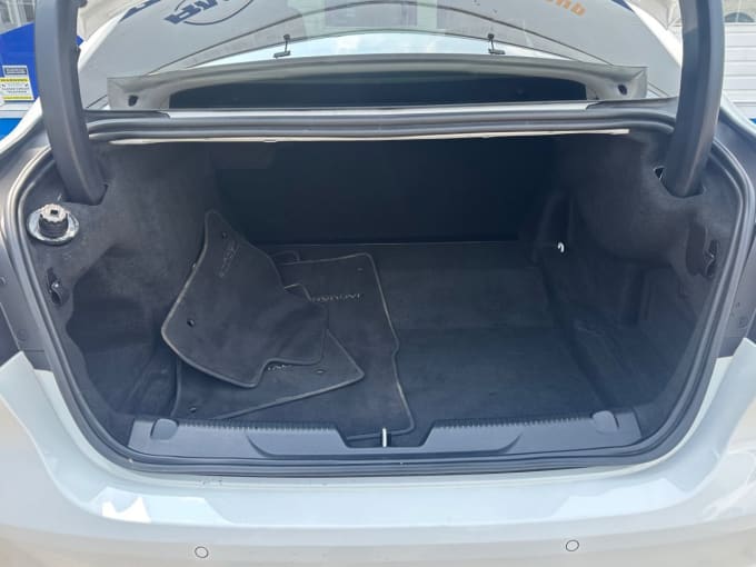 2025 Jaguar Xe