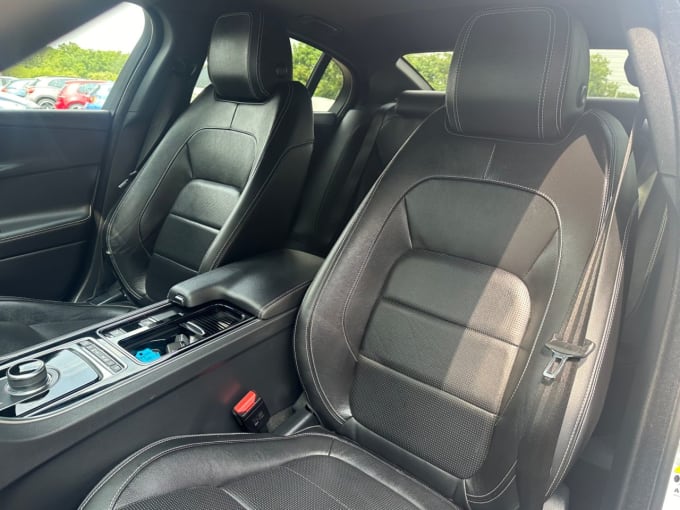 2025 Jaguar Xe