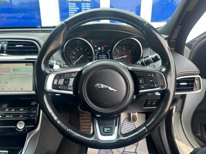 2025 Jaguar Xe