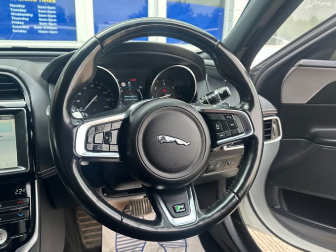 2025 Jaguar Xe