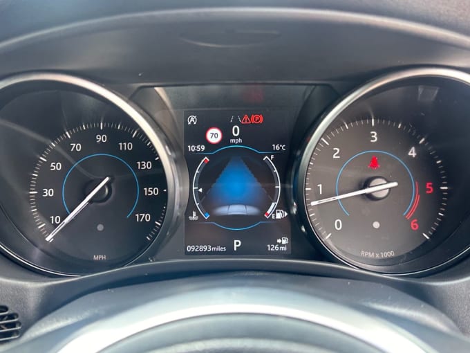 2025 Jaguar Xe