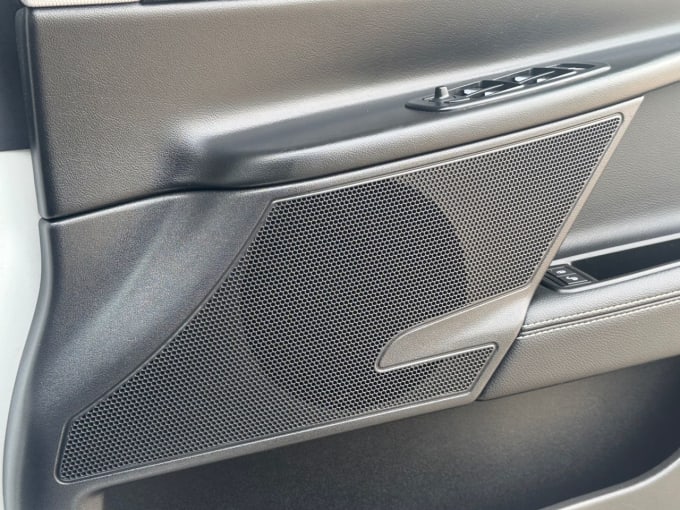 2025 Jaguar Xe