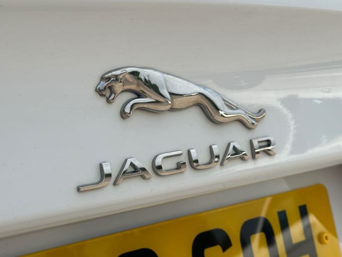 2025 Jaguar Xe