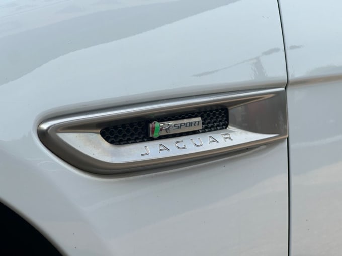 2025 Jaguar Xe