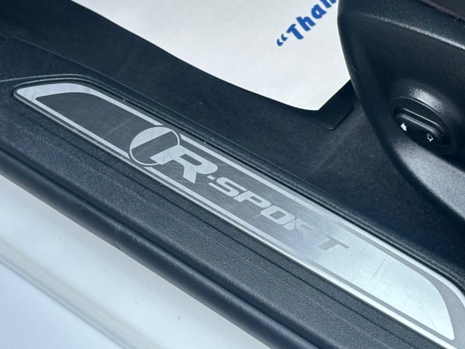 2025 Jaguar Xe
