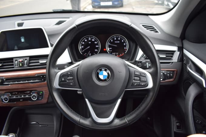 2025 BMW X1
