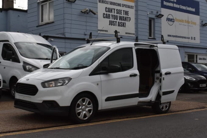 2025 Ford Transit Courier