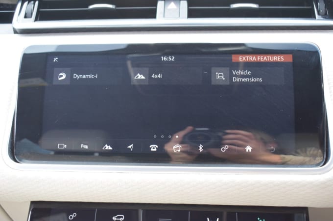 2025 Land Rover Range Rover Velar