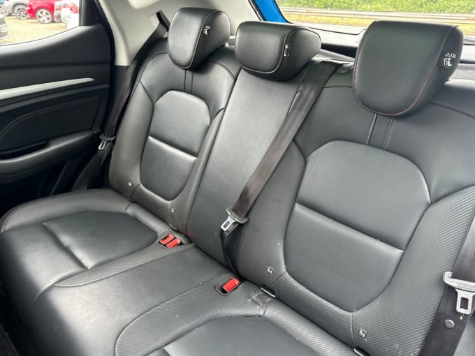 2025 Mg Mg Zs