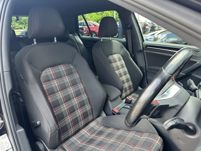 2025 Volkswagen Golf