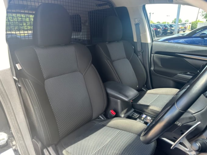 2025 Mitsubishi Outlander
