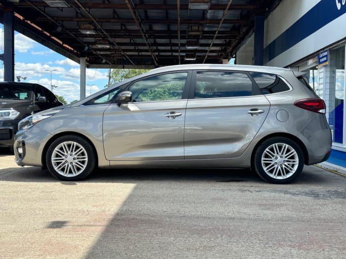 2025 Kia Carens