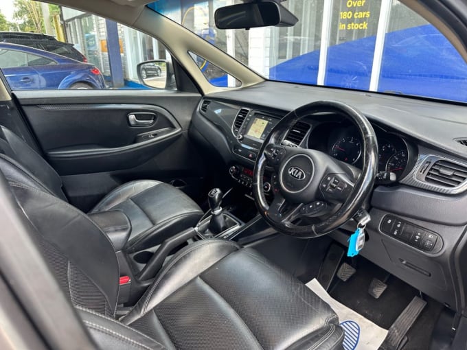 2025 Kia Carens