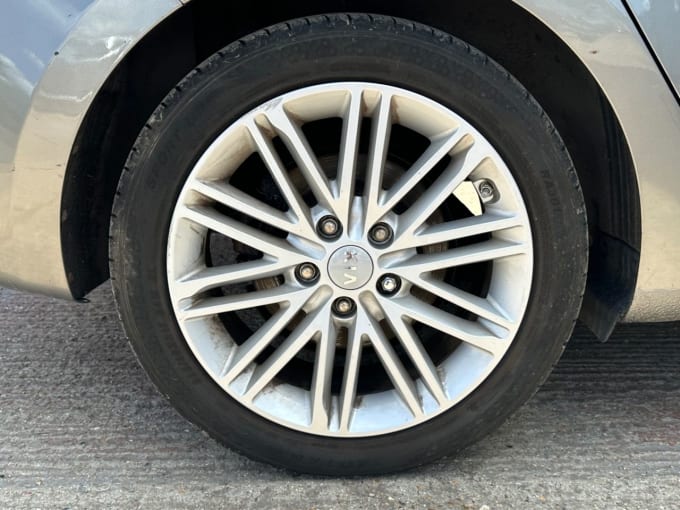 2025 Kia Carens