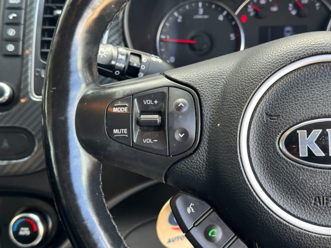 2025 Kia Carens