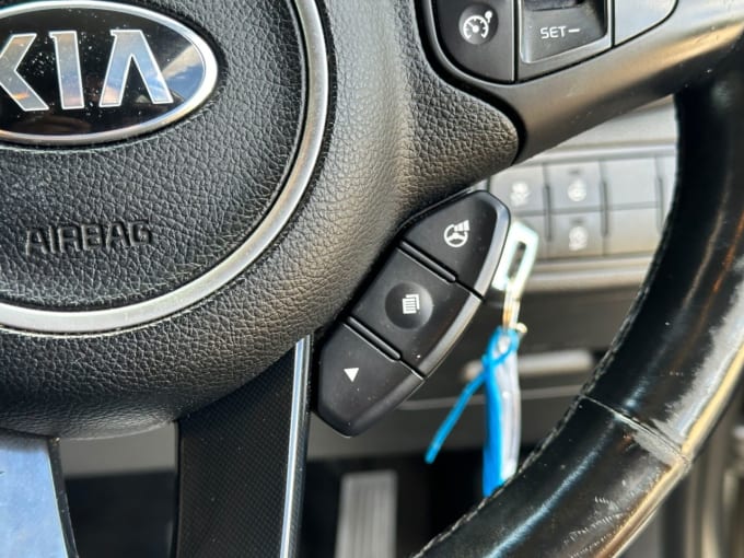 2025 Kia Carens