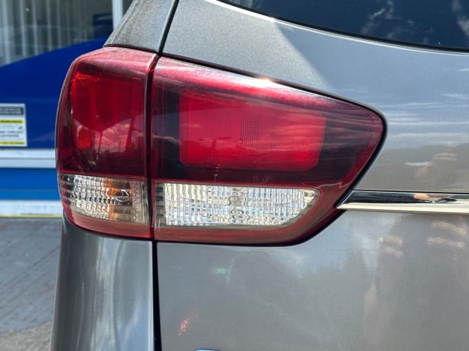 2025 Kia Carens